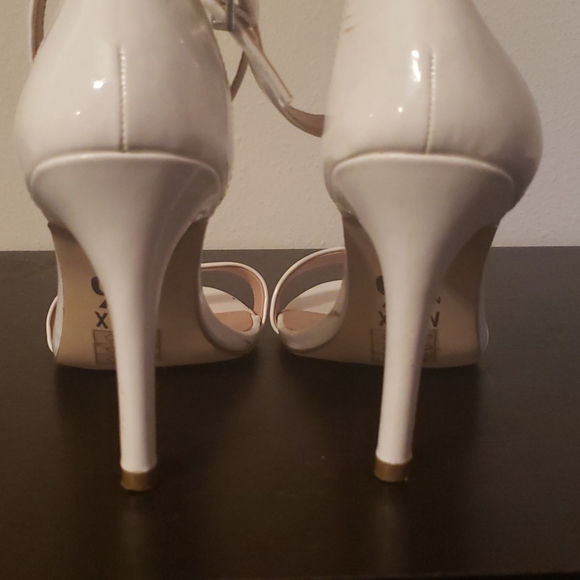 Heels - Picture 3 of 4